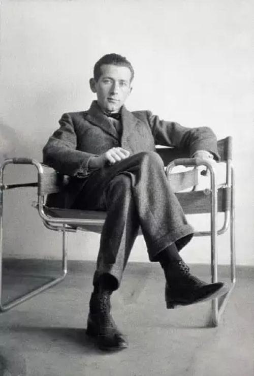 室内灯光由纳吉设计,家具皆为马歇尔·布鲁耶(marcel breuer)的作品